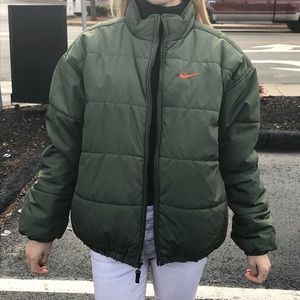 SPORTY NIKE NWOT COAT SIZE MEDIUM
